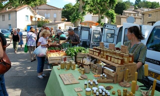 Le marché de Beauvallon Le marché de Beauvallon